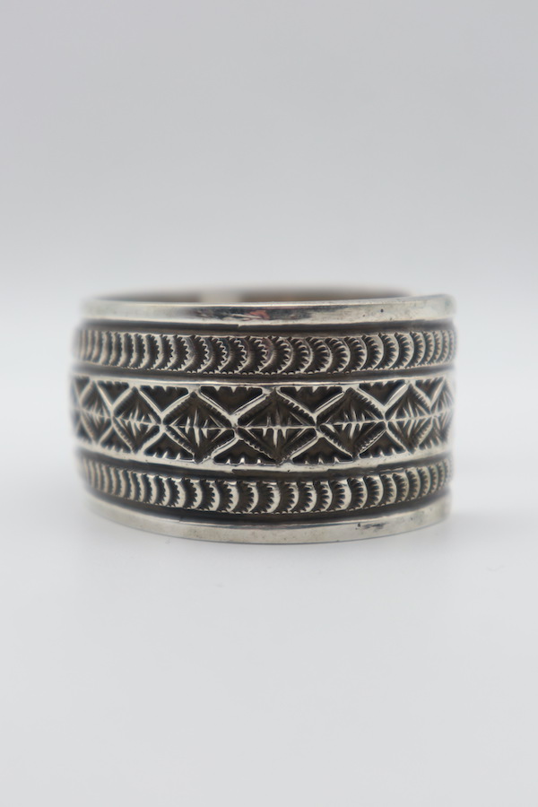 TIGHT / Leonard Maloney / レオナルド マロニー Stamp Work Bangle