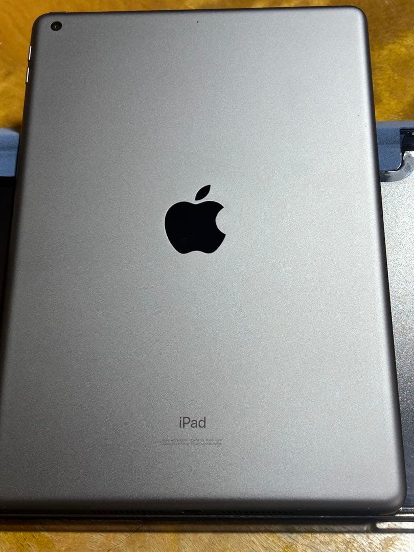 美品 iPad 第7世代 32GB Wi-Fi モデル Amazon.co.jp: 【整備済み品】 Apple iPad (第7世代) Wi-Fi 32GB
